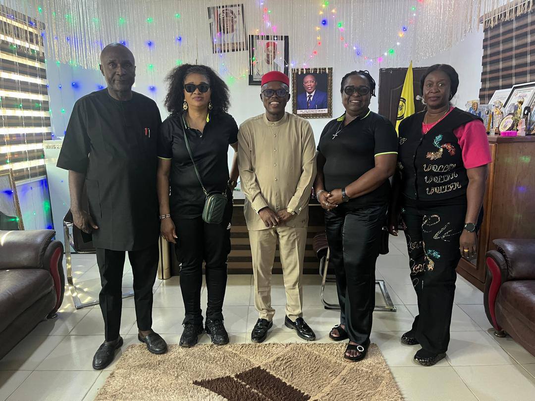 DR. AKABUIKE APPLAUDS DIASPORA LIFELINE FOR INDIGENT PATIENTS AT COOUTH, AWKA